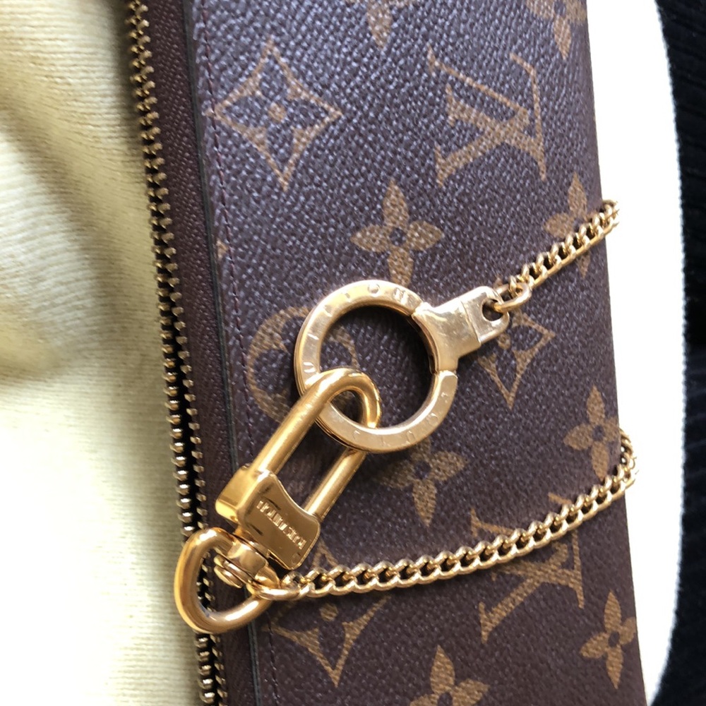 Louis Vuitton Wallet CHAIN